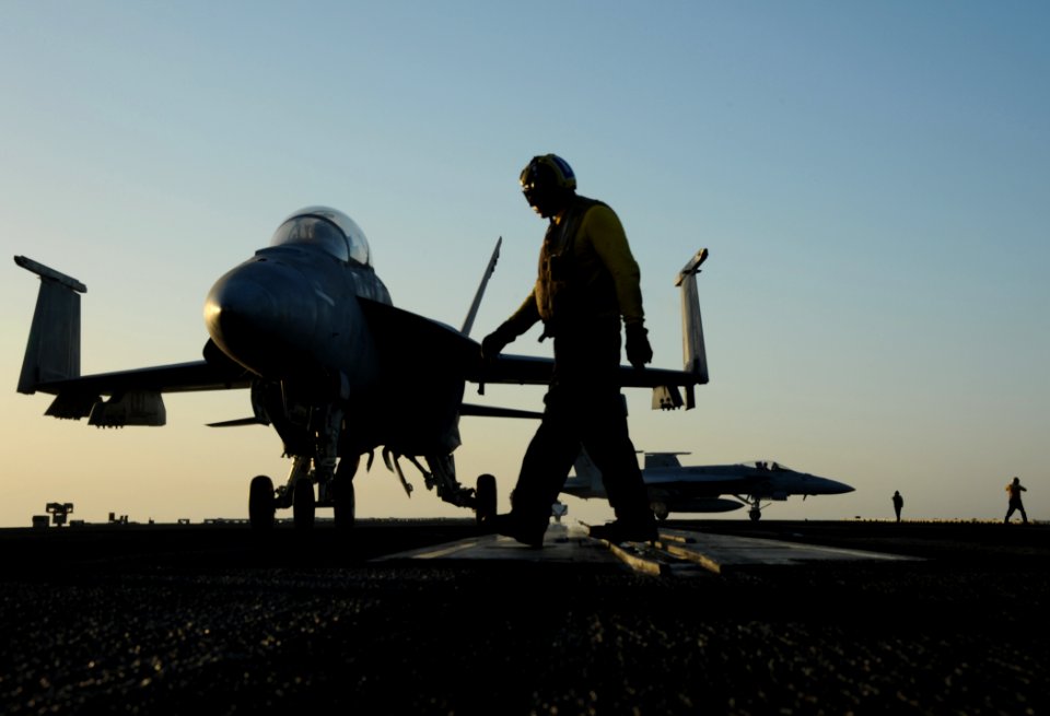 USS George H.W. Bush (CVN 77) 140616-N-EY632-357 (14255022630)