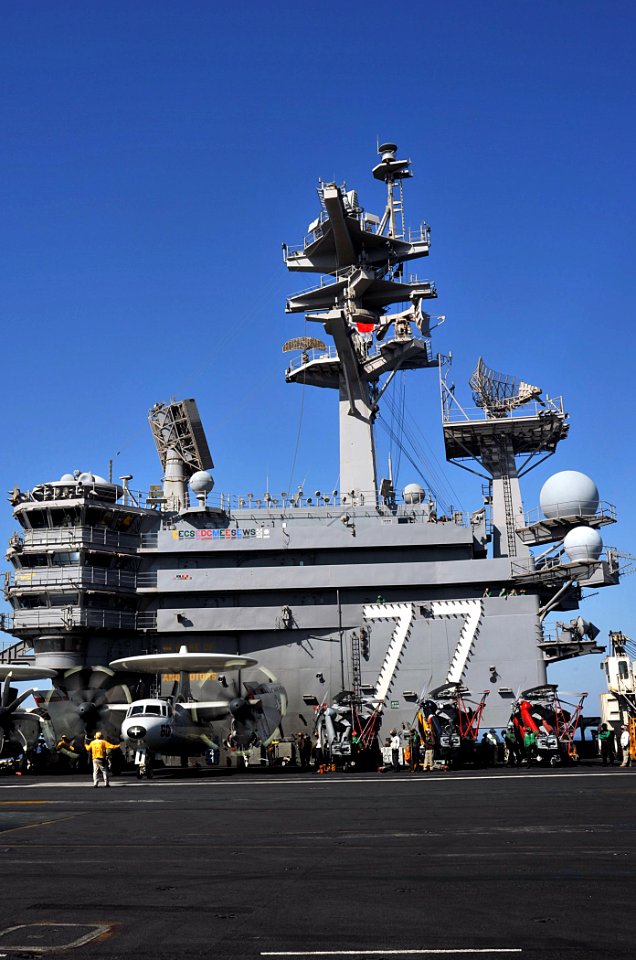 USS George H.W. Bush (CVN 77) 140616-N-CS564-152 (14255031800)