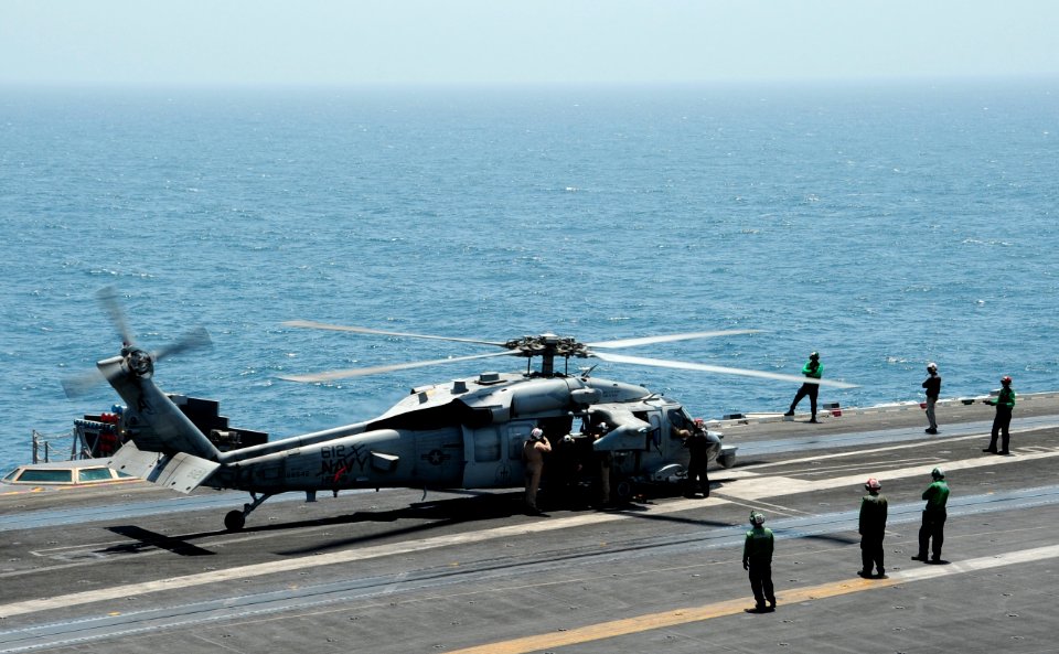 USS George H.W. Bush (CVN 77) 140623-N-MU440-081 (14308122539)