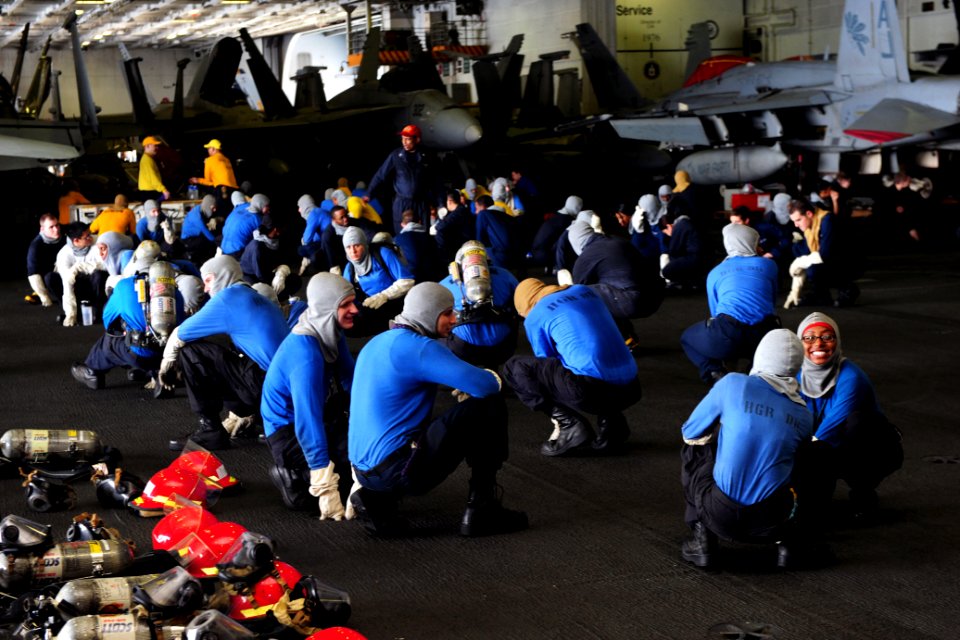 USS George H.W. Bush (CVN 77) 140612-N-CZ979-181 (14423583862)