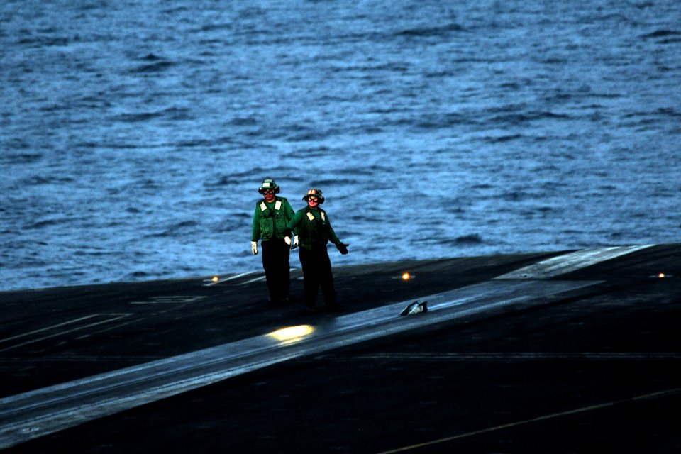 USS George H.W. Bush (CVN 77) 140615-N-CZ979-060 (14461838333)