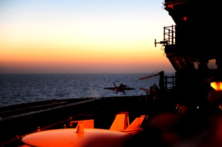 USS George H.W. Bush (CVN 77) 140615-N-CZ979-064 (14255222297)