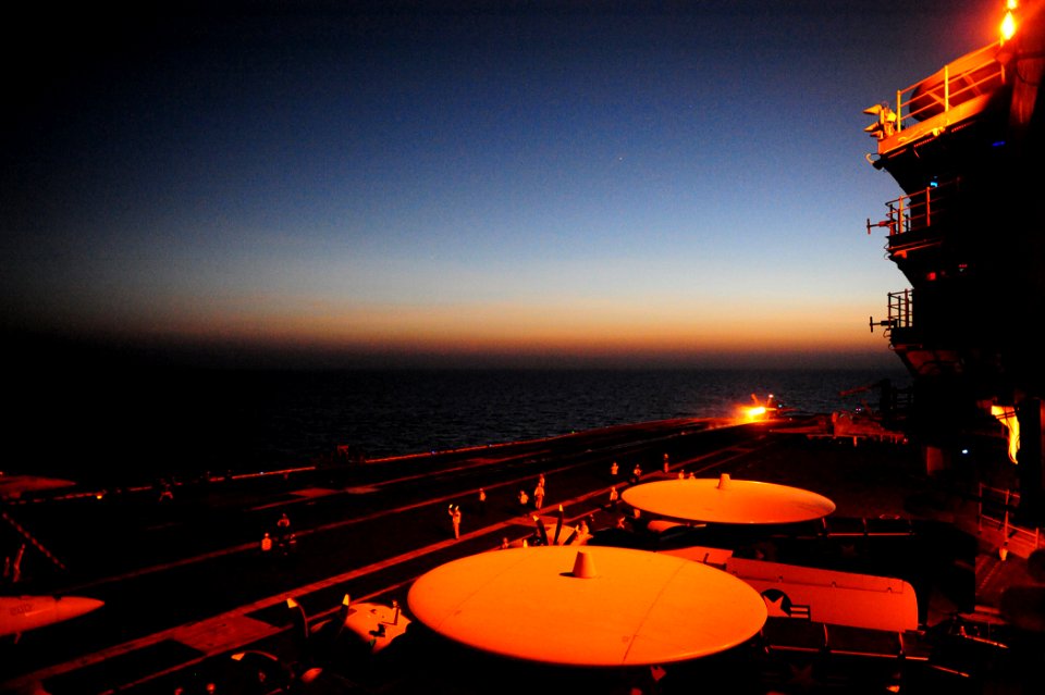 USS George H.W. Bush (CVN 77) 140615-N-CZ979-065 (14440541294)