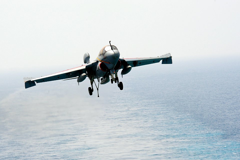 USS George H.W. Bush (CVN 77) 140609-N-CZ979-008 (14386267991)