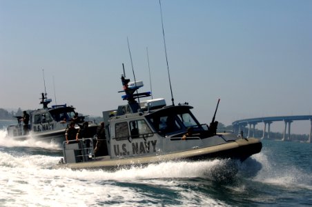 US Navy 060830-N-9818V-174 U.S. Navy reserve unit, Inshore Boat Unit One Three (IBU-13), conduct fast boat training maneuvers during exercise Seahawk 2006