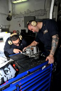 USS George H.W. Bush (CVN 77) 140520-N-CS564-126 (14234904114)