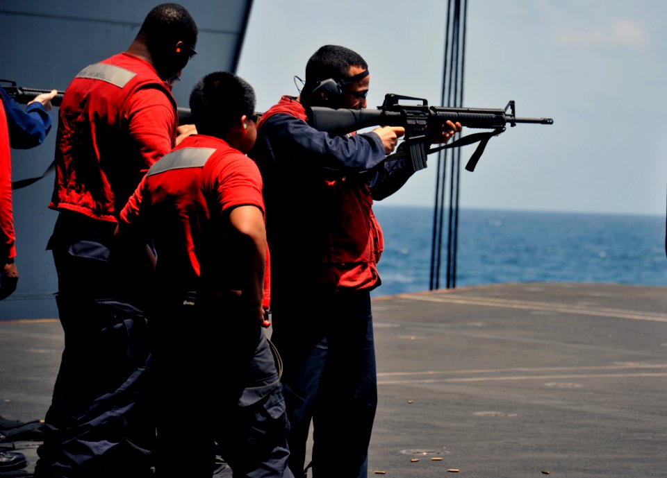 USS George H.W. Bush (CVN 77) 140518-N-CS564-002 (14224221711)