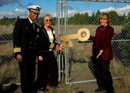 US Navy 061110-N-6247M-009 Capt. Syd Abernethy, commanding officer Naval Air Station Whidbey Island, Martha Rose, executive director Island Transit and Pat Powell, executive director Whidbey Camano Island Trust
