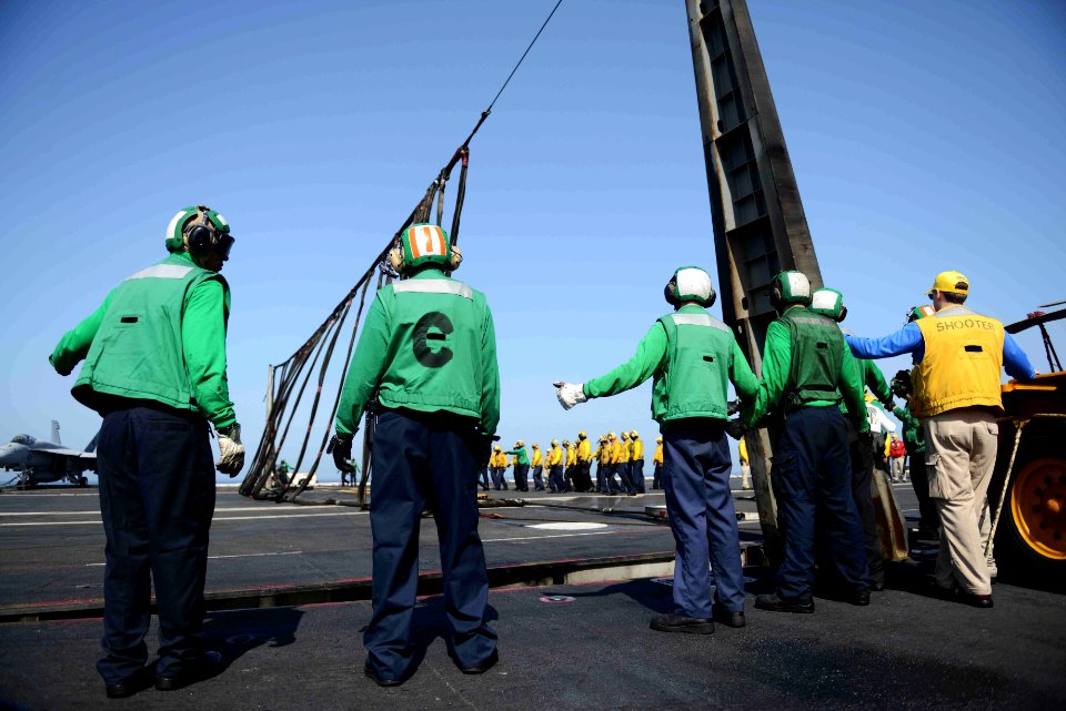 USS GEORGE H.W. BUSH (CVN 77) 140320-N-HK946-090 (13305710883)