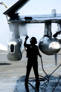 USS GEORGE H.W. BUSH (CVN 77) 140223-N-SI489-006 (13400319513)