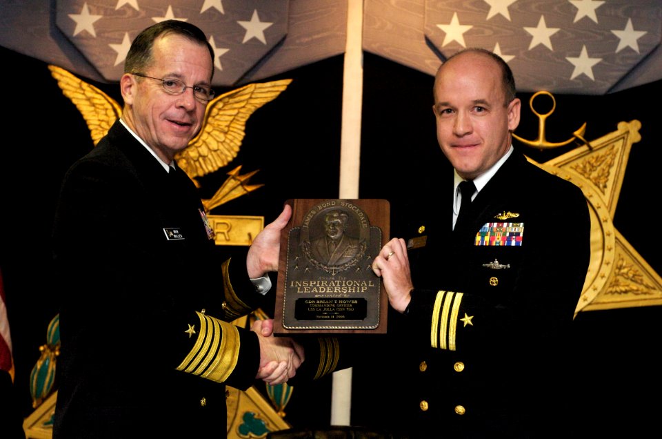 US Navy 061114-N-0696M-060 Chief of Naval Operations (CNO) Adm. Mike Mullen presents Cmdr. Brian T. Howes, commanding officer USS La Jolla (SSN 701), the Vice Admiral James B. Stockdale Award