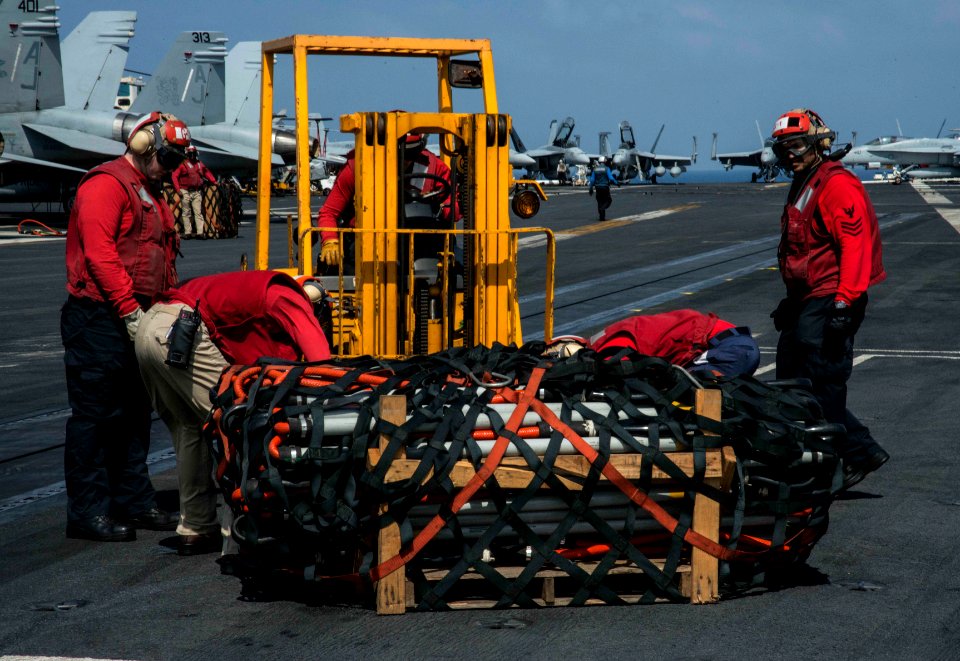 USS George H.W. Bush (CVN 77) 140321-N-SI489-044 (13325003903)
