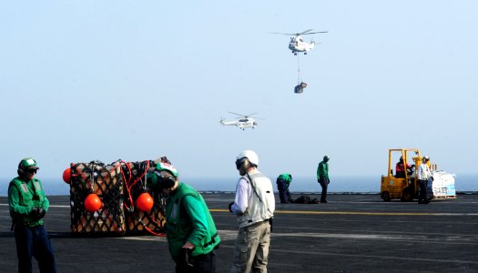 USS George H.W. Bush (CVN 77) (14796063178)