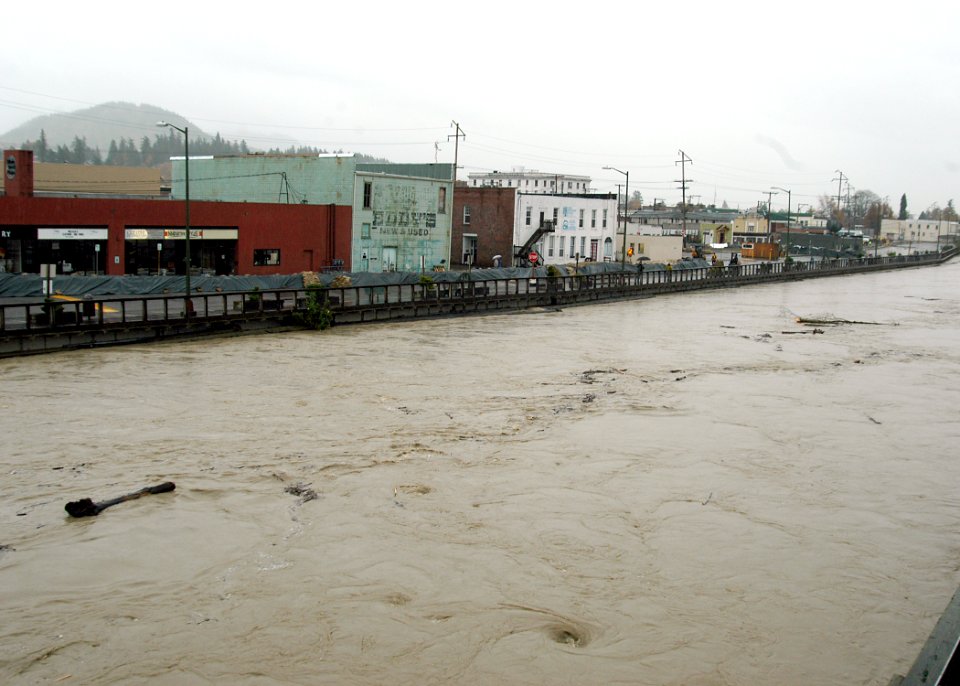 US Navy 061107-N-6247M-006 Downtown Mount Vernon, Wash. braces for flooding from the rising Skagit river