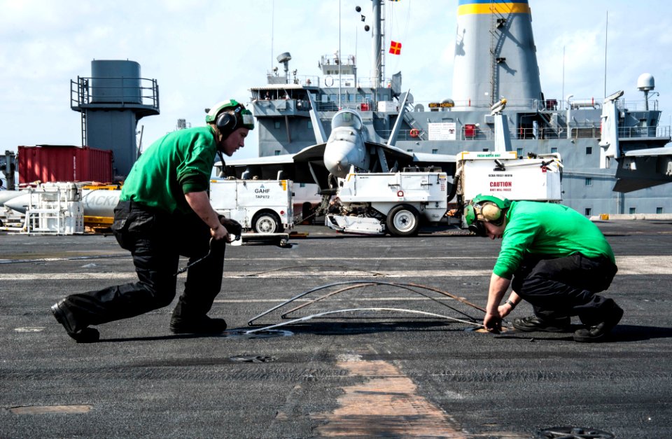 USS George H.W. Bush (CVN 77) 140223-N-SI489-006 (13463611053)
