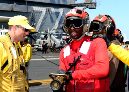 USS George H. W. Bush (CVN 77) 140627-N-VH054-040 (14345075127)