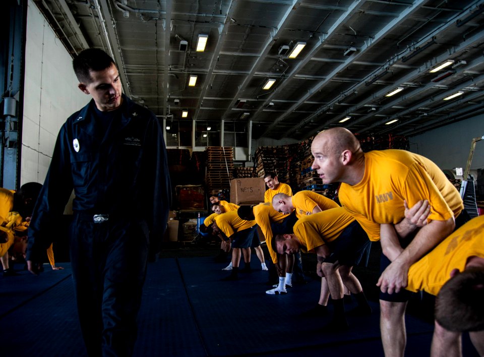 USS GEORGE H.W. BUSH (CVN 77) 140223-N-SI489-006 (13620811175)