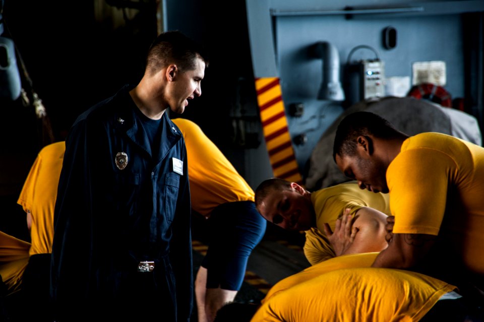 USS GEORGE H.W. BUSH (CVN 77) 140223-N-SI489-006 (13620821355)