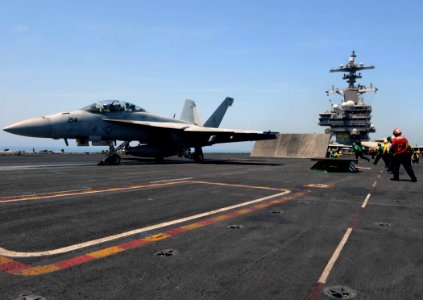 USS GEORGE H. W. BUSH (CVN 77) 140429-N-XI307-302 (13893708480)