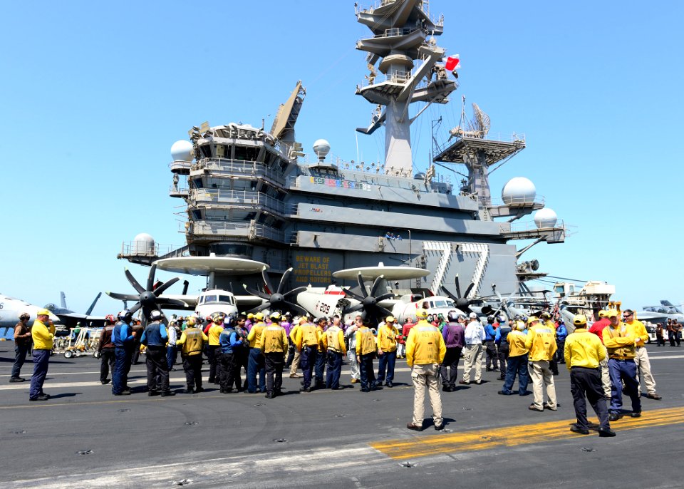 USS George H. W. Bush (CVN 77) 140627-N-VH054-004 (14551666413)