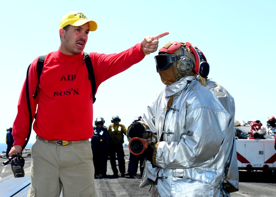 USS George H. W. Bush (CVN 77) 140627-N-VH054-032 (14528150351)