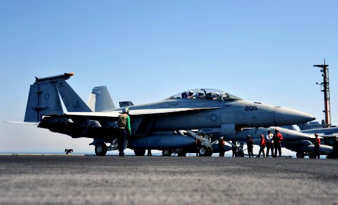 USS George H. W. Bush (CVN 77) 140627-N-CS564-091 (14344990018)