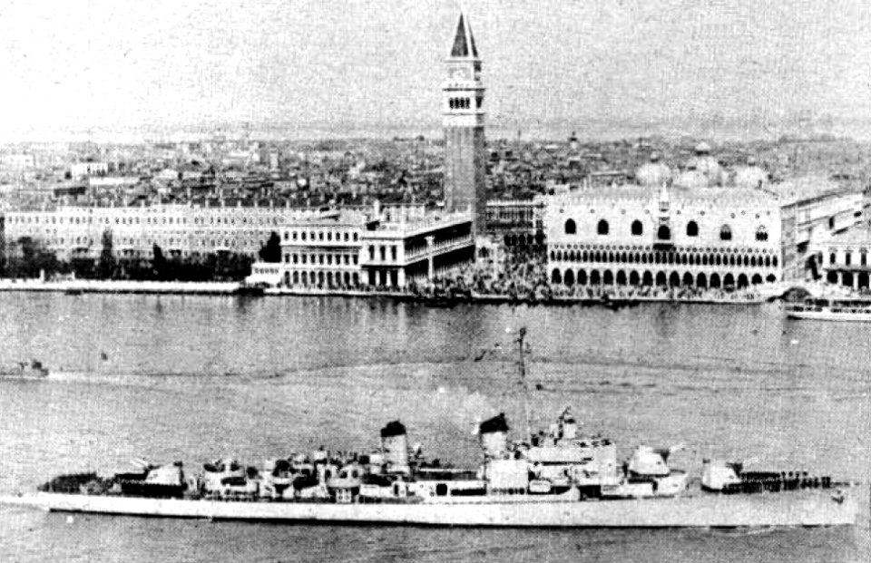 USS Gainard (DD-706) in Venice 1947