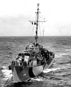 USS Gentry (DE-349) underway at sea on 15 October 1944 (80-G-260626)