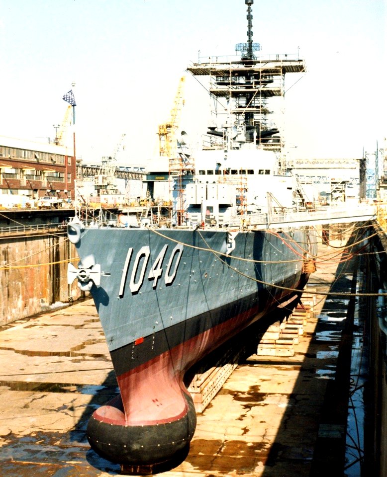 USS Garcia (FF-1040) in dry dock - Free photos on creazilla.com