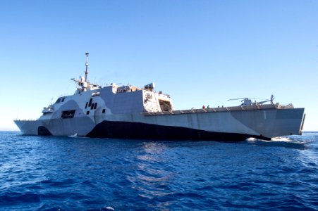 USS Freedom operations 150215-N-YW024-106