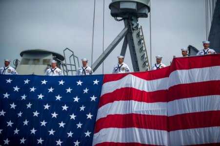 USS Gary is decommissioned. (19351676824)