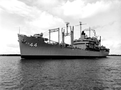 USS Fremont (APA-44) underway on 20 August 1956 (7574933)