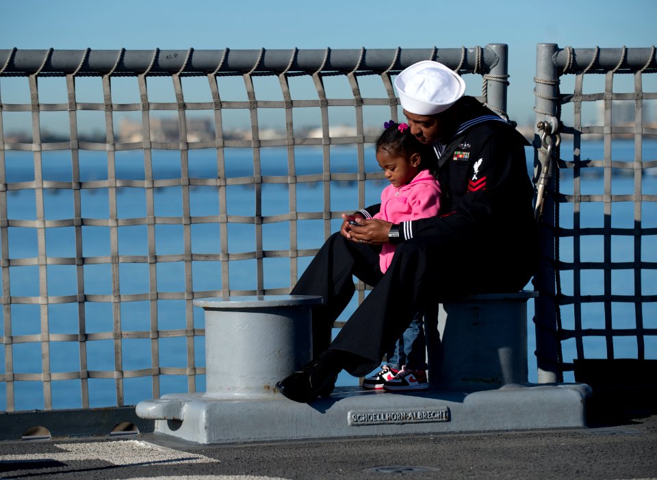 USS Freedom deploys. (8530720633)