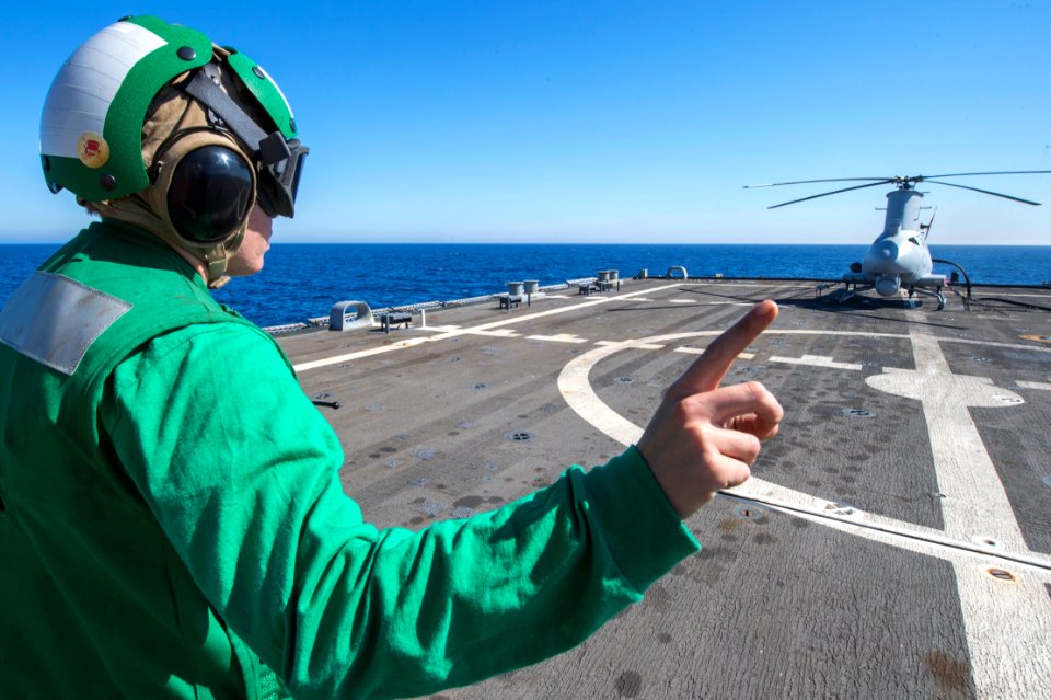 USS Freedom during an Independent Deployer Certification Exercice (IDCERTEX) 150215-N-YW024-124