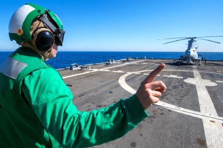 USS Freedom during an Independent Deployer Certification Exercice (IDCERTEX) 150215-N-YW024-124