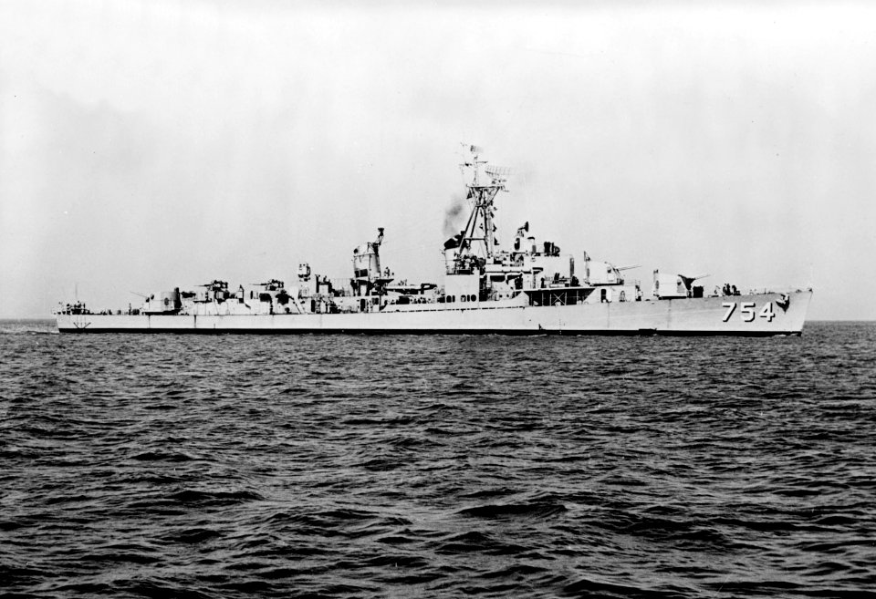USS Frank E. Evans (DD-754) off the San Francisco Naval Shipyard on 15 August 1956