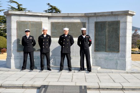USS Frank Cable action 150316-N-EV320-045