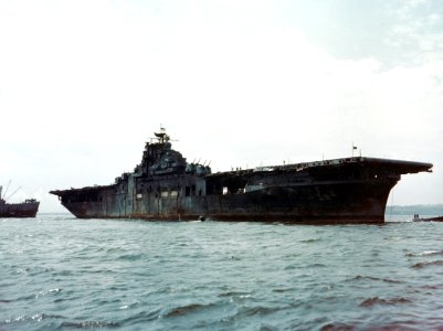 USS Franklin (CV-13) anchored off New York City on 28 April 1945 photo