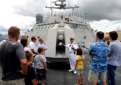 USS Freedom at Pearl Harbor DVIDS294957