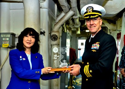 USS Frank Cable action 150302-N-WZ747-214