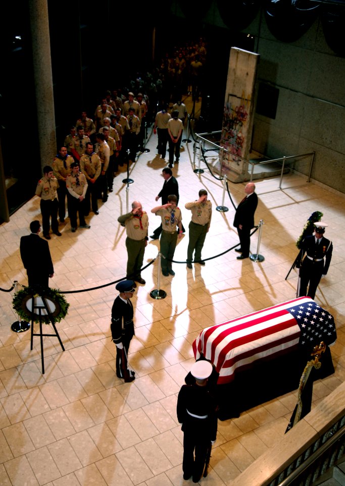 US Navy 070102-F-8535W-276 The casket of former President Gerald R. Ford is saluted during a memorial and repose ceremony at the Gerald R. Ford Museum in Grand Rapids