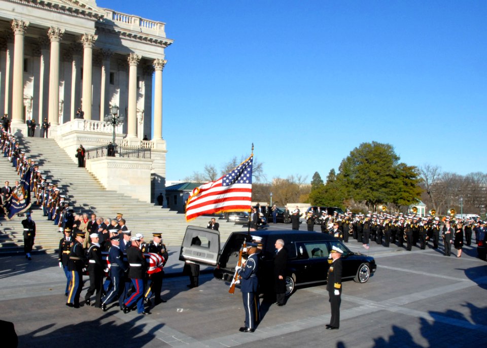 US Navy 070102-N-0773H-057 The United States Navy Ceremonial Band plays, Soul of My Savior, for former President Gerald R. Ford as his remains are carried down the east steps of the U.S. Capitol