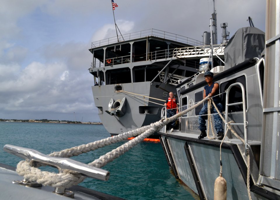 USS Frank Cable 130212-N-ZZ999-113