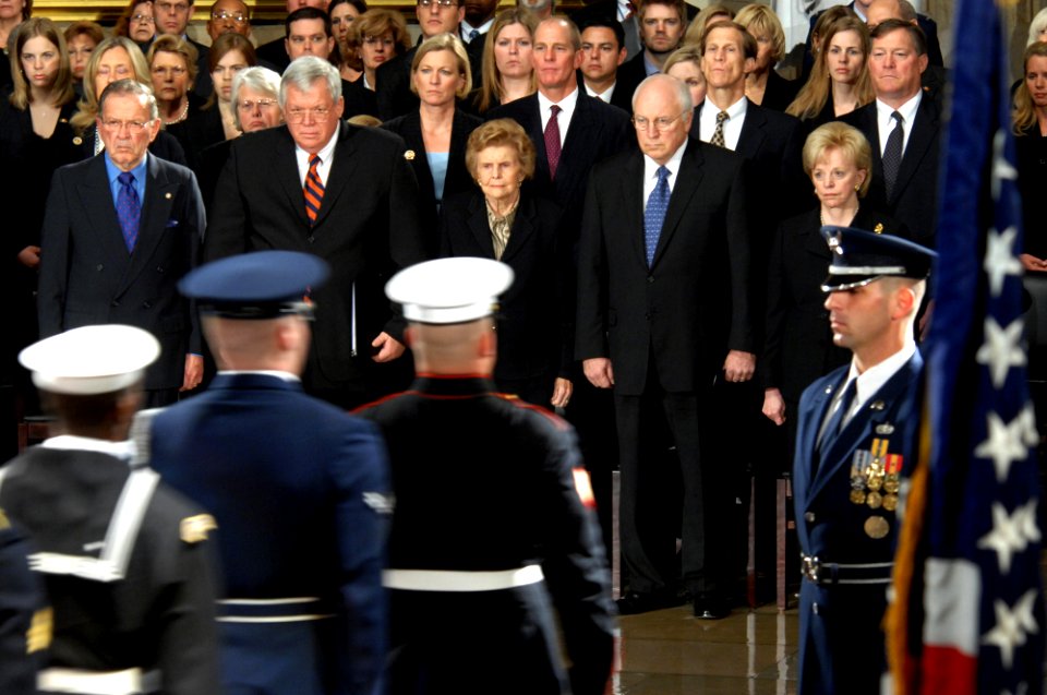 US Navy 061230-D-1142M-014 Former First Lady Betty Ford attends a memorial service at the capitol