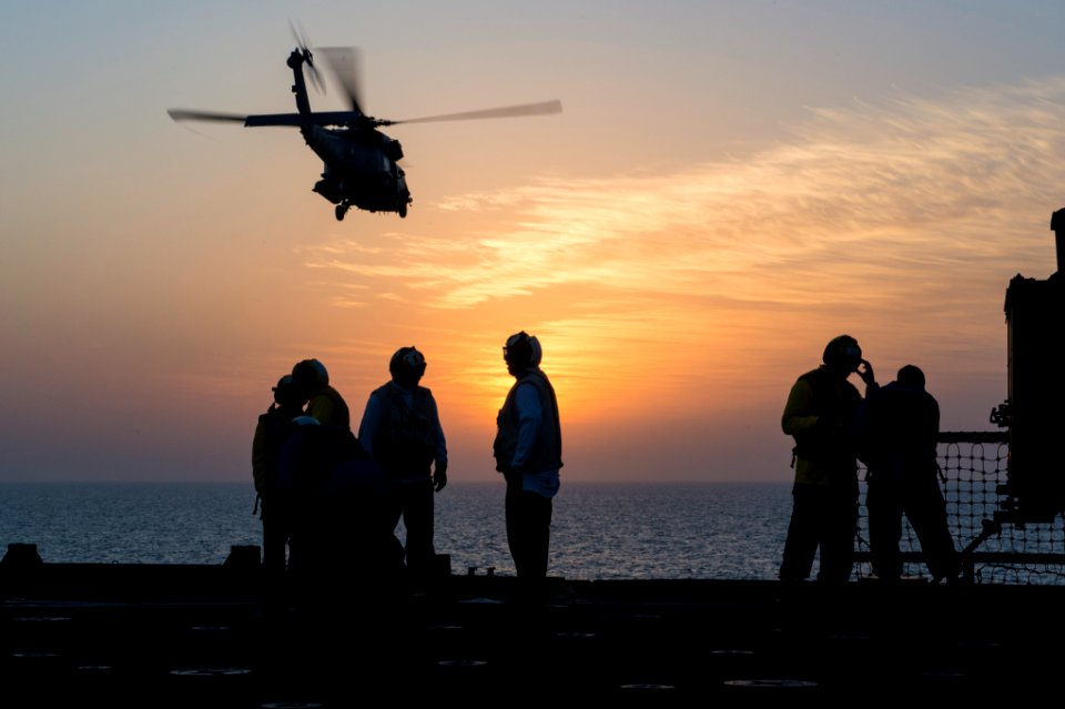 USS Fort McHenry (LSD 43) 150214-N-DQ840-199 (16532041066)
