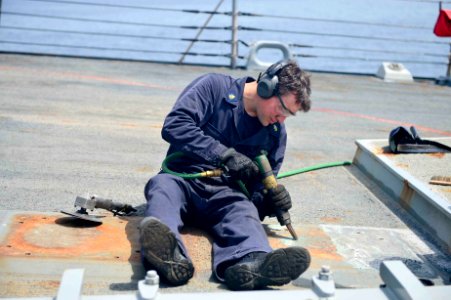 USS Forrest Sherman (DDG 98) 150829-N-ZF498-191 (20402262664)