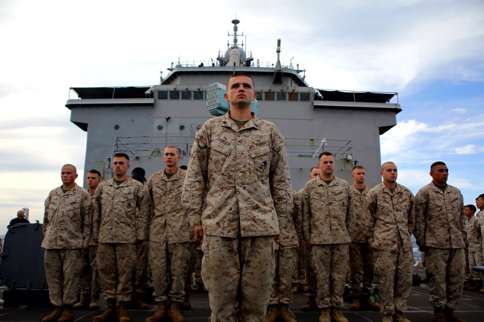 USS Fort McHenry (LSD 43) 150306-M-AR522-081 (16153732233)