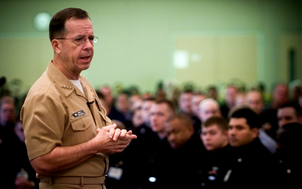 US Navy 070119-N-0696M-237 Chief of Naval Operations (CNO) Adm. Mike Mullen speaks to Sailors assigned to Naval Submarine Base Kings Bay