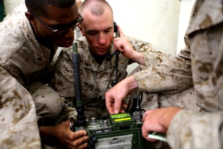 USS Fort McHenry (LSD 43) 150303-M-AR522-046 (16772583912)