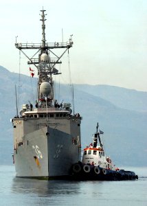 US Navy 070123-N-0780F-002 Guided missile frigate USS Underwood (FFG 36) arrives for a routine port visit